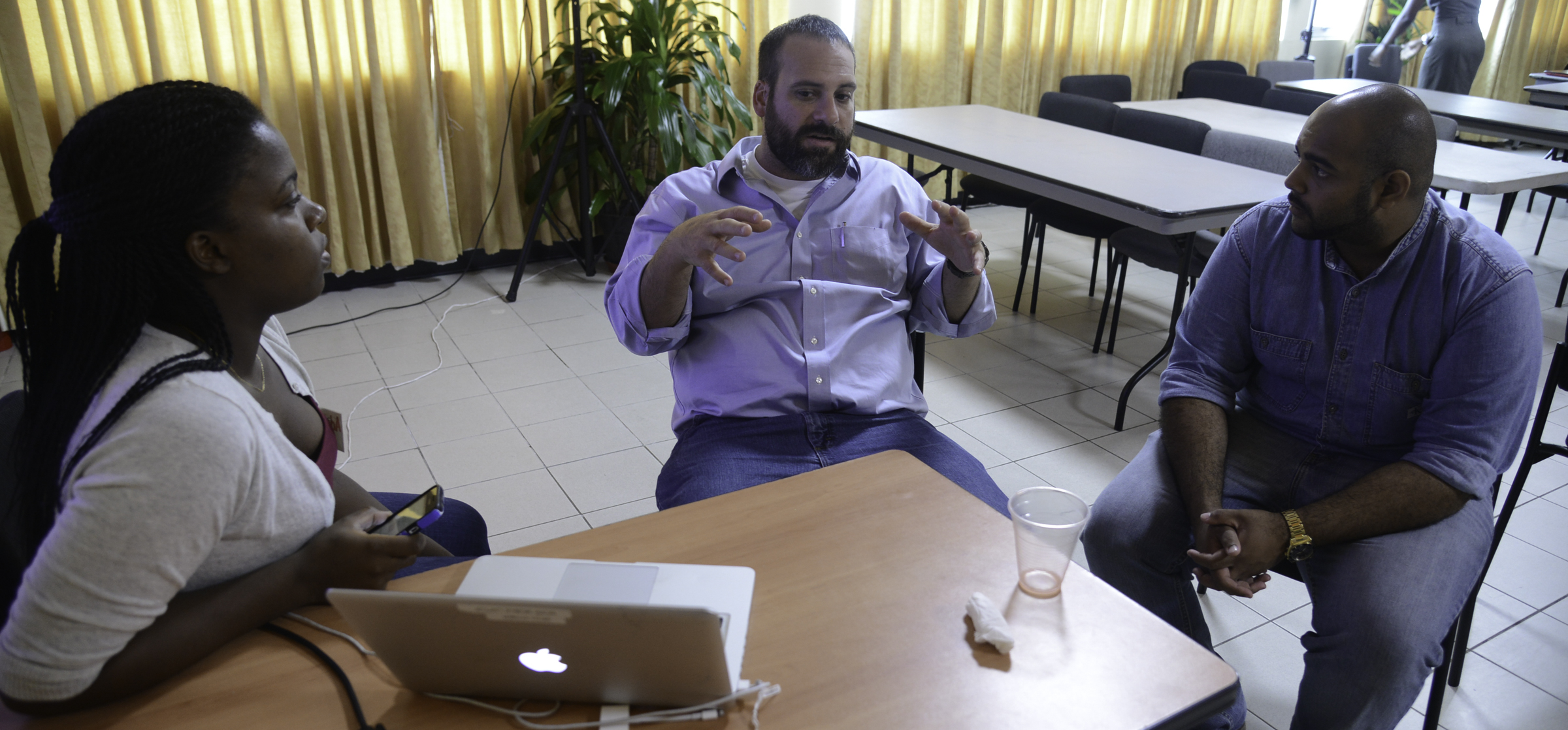 Professor Seth Gitner in discussion with UTech Jamaica media students Adrianna Miller and Ricardo Neil at the end of the two-day multimedia journalism workshop organised by the United States Embassy at the University of Technology, Jamaica on September 15 2016.